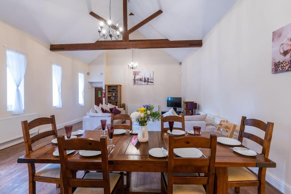 The Old Hay Barn - Games Room, Gym, Sleeps 8 Godmanchester المظهر الخارجي الصورة