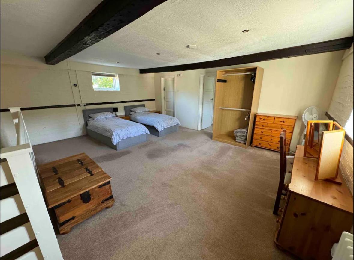 The Old Hay Barn - Games Room, Gym, Sleeps 8 Godmanchester المظهر الخارجي الصورة